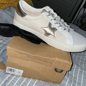Vintage Havana “Mighty” sneakers